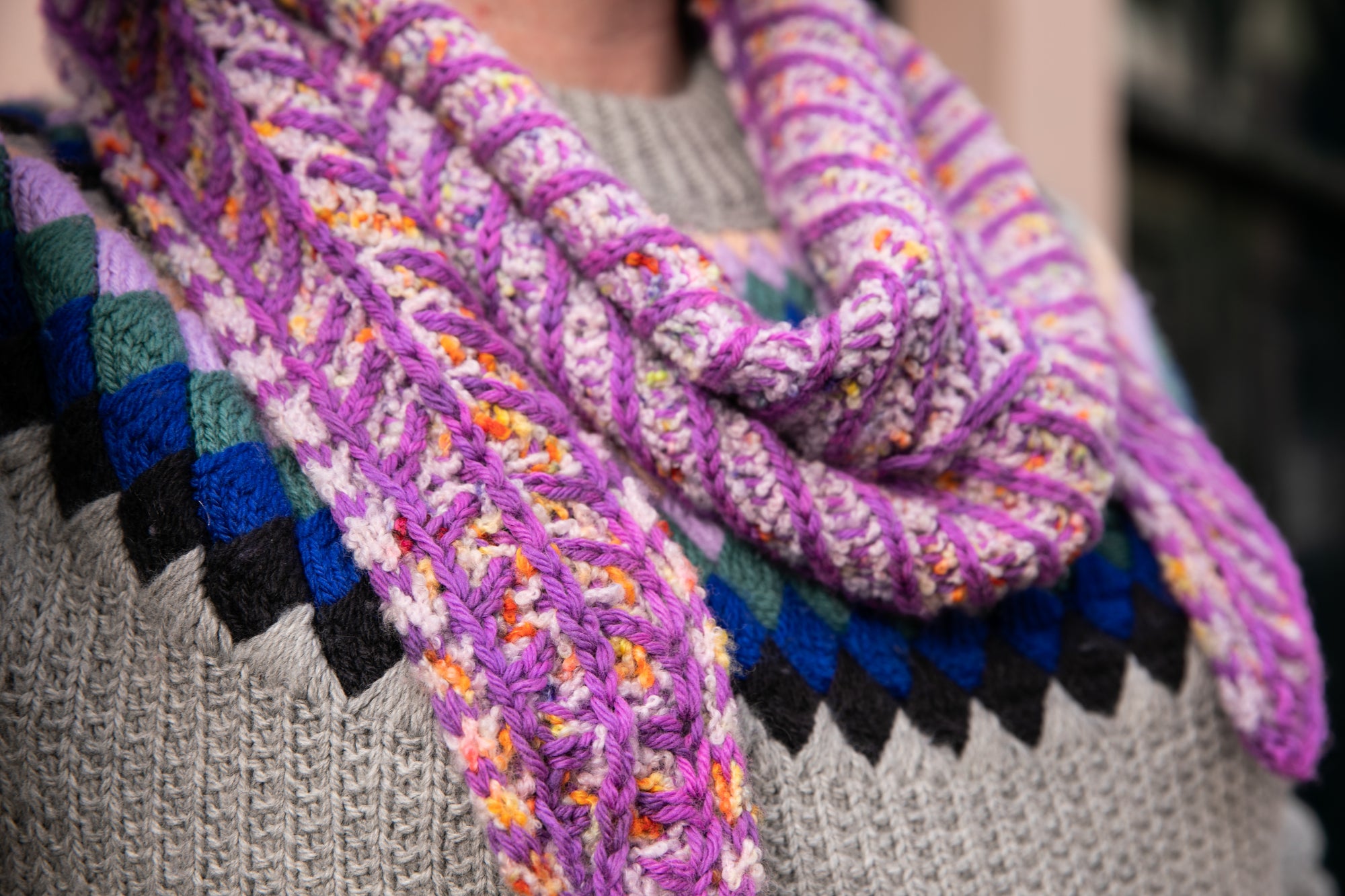 Briochevron Scarflet