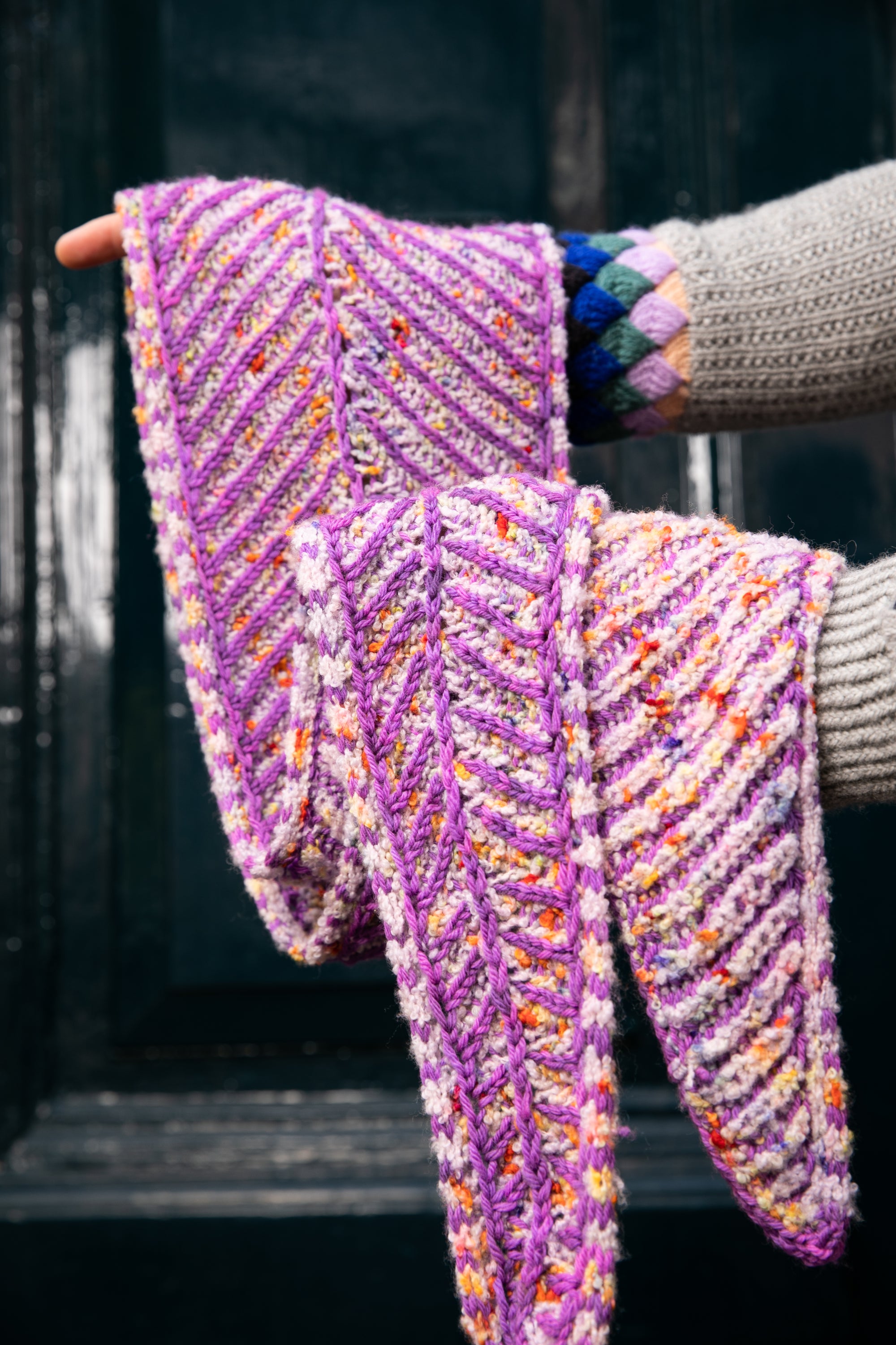 Briochevron Scarflet