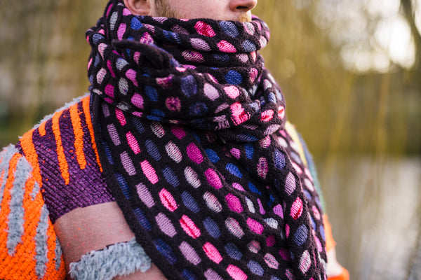 PaintingHoneycombsShawl28_600x